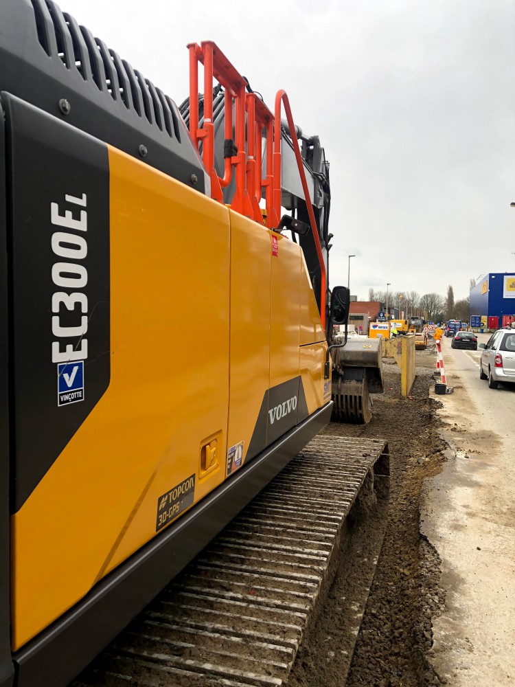 Verhuur van Volvo EC 300