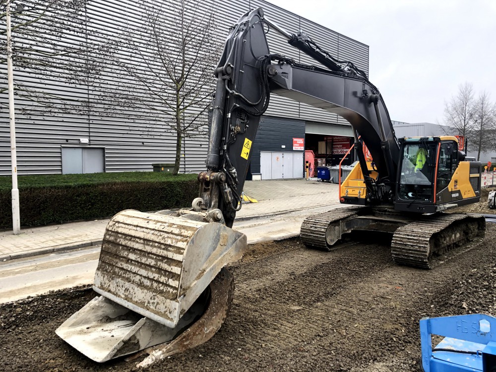 Verhuur van Volvo EC 300